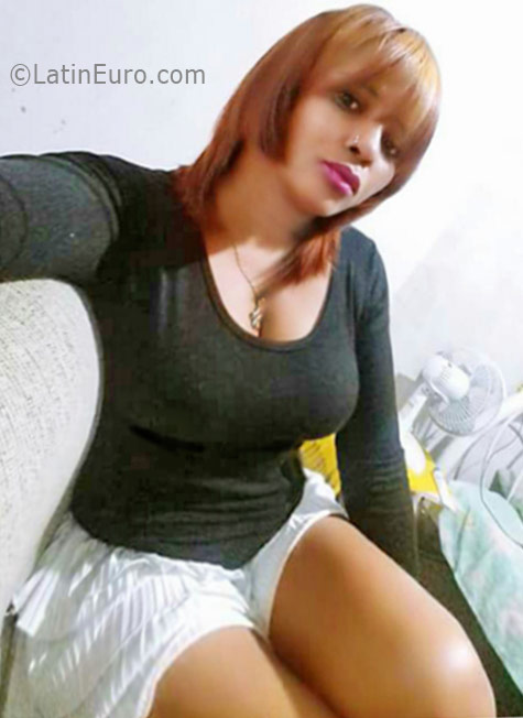 Date this voluptuous Brazil girl Jozi from Recife BR9727