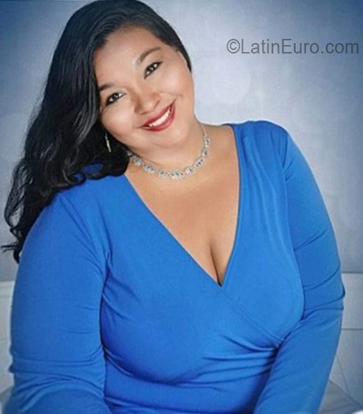 Date this attractive Panama girl Shamely from Panama PA1025