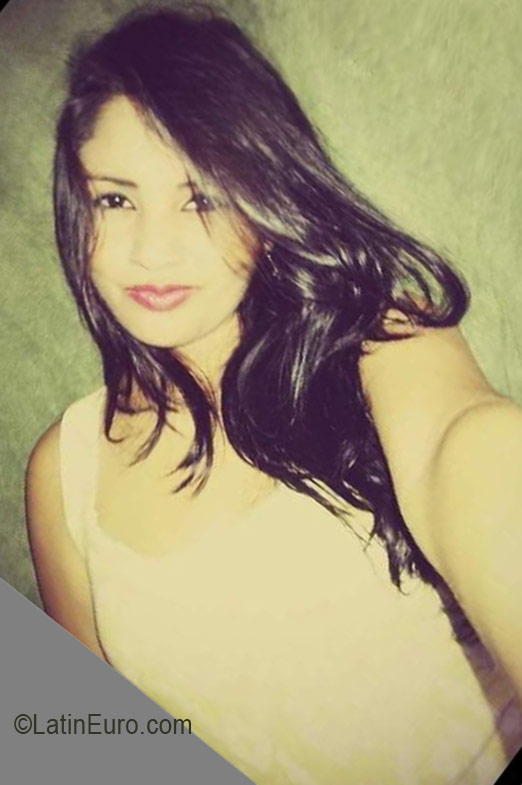 Date this stunning Honduras girl Claudia from San Pedro Sula HN2248