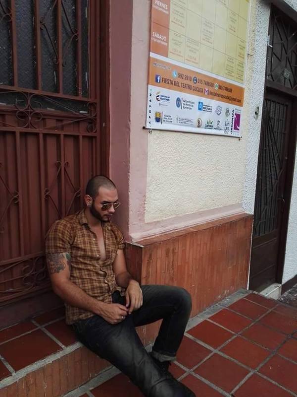 Date this pretty Colombia man Jhon estiven me from Medellin CO19256