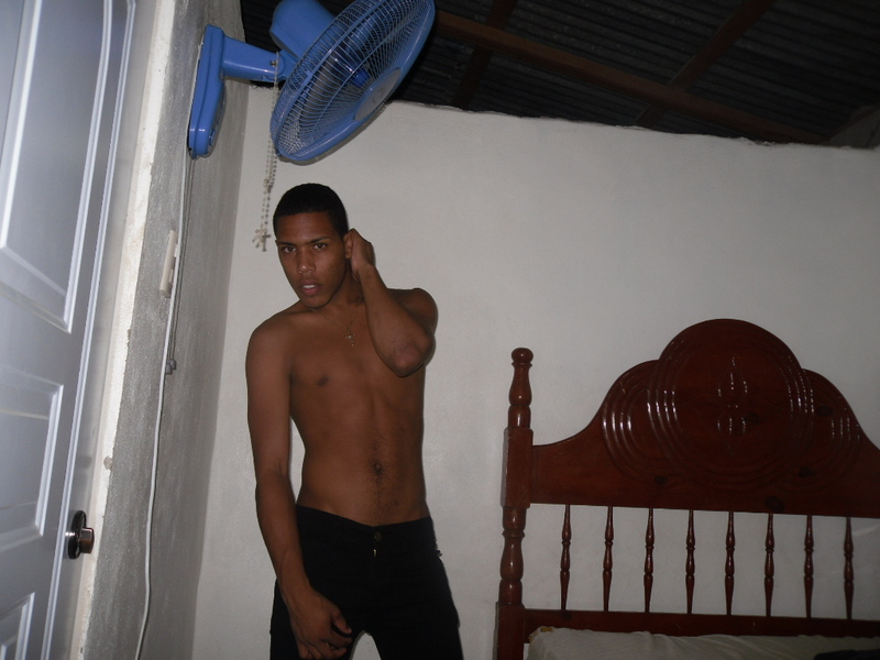 Date this nice looking Dominican Republic man MICHAEL ANDRES from Valverde DO26383