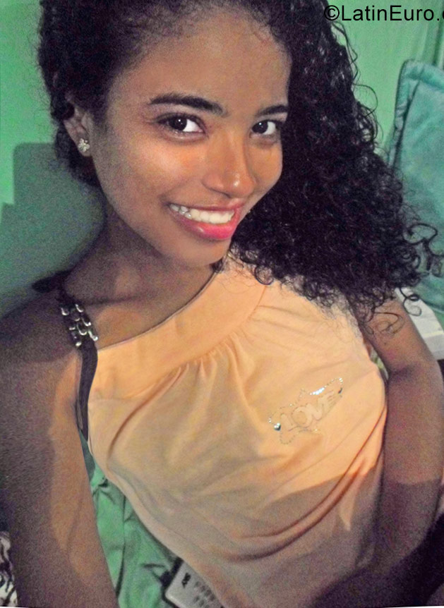 Date this lovely Brazil girl Denise from Salvador BR9788