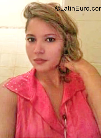Date this sensual Brazil girl Paula from Fortaleza BR9810