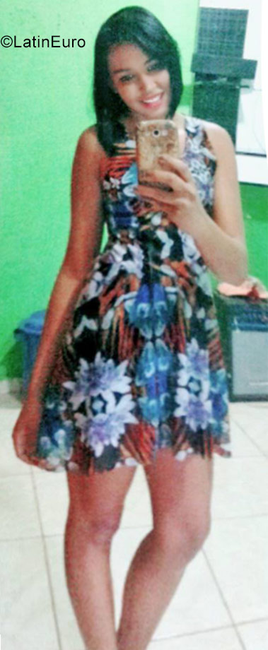 Date this happy Brazil girl Geisiane from Goiania BR9818
