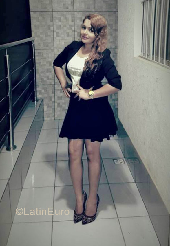 Date this charming Brazil girl Rogelmia from Goiania BR9832