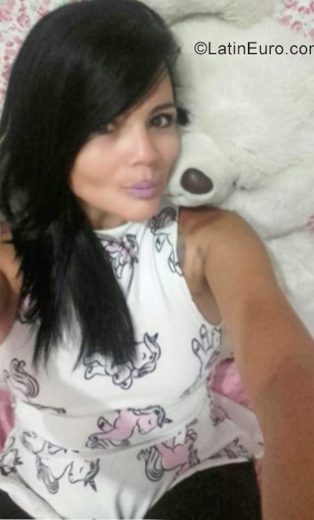 Date this fun Brazil girl Daniele from Olinda BR9840