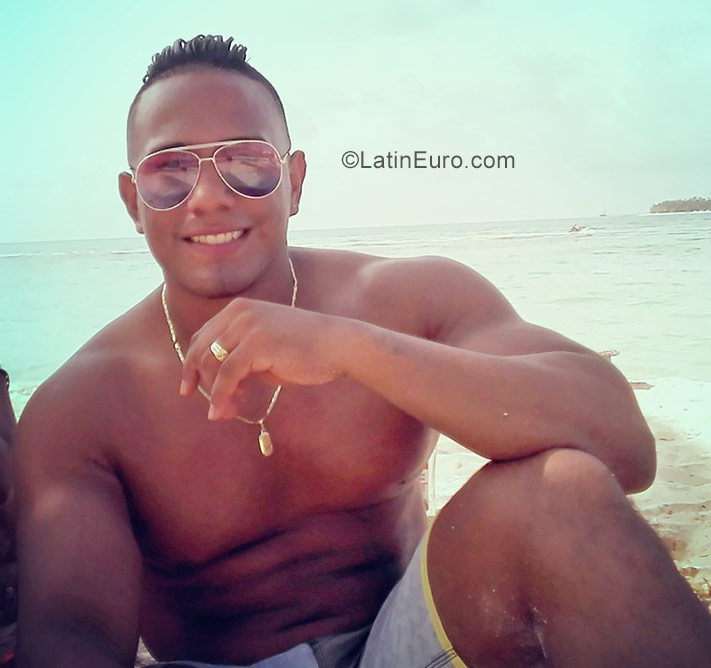 Date this young Colombia man Ivan from Cali CO19849