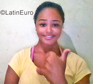 Date this beautiful Brazil girl Vitoria from Varzea grande BR9844