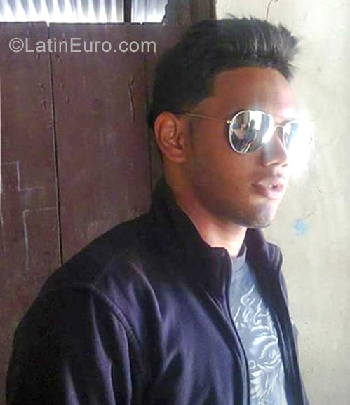 Date this hard body Dominican Republic man Junior from Santiago DO27029