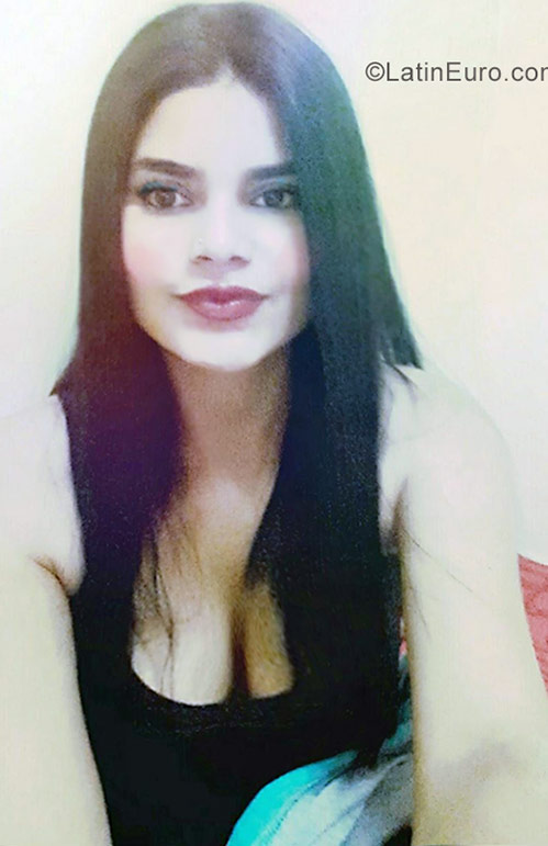 Date this foxy Colombia girl Camila from Bogota CO30777