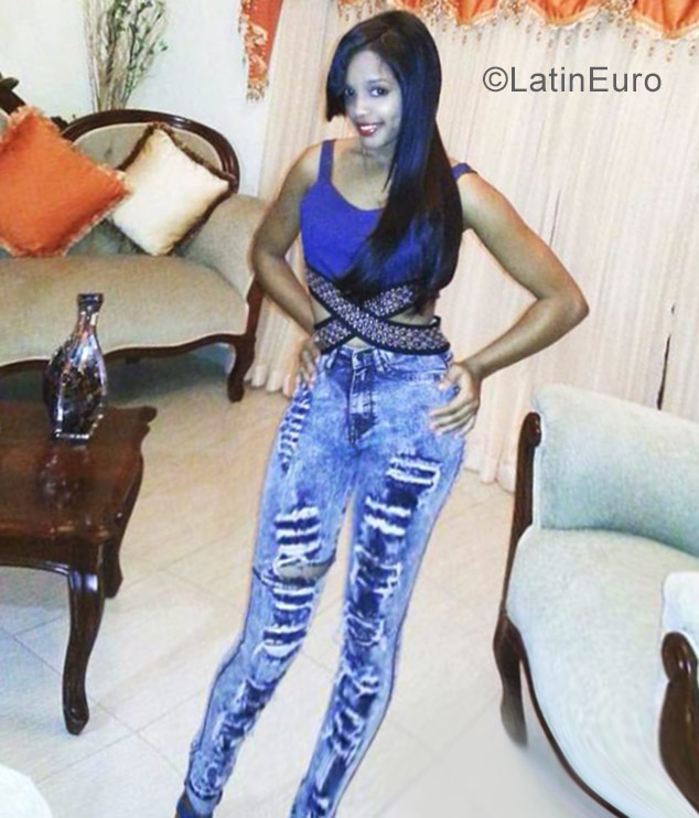 Date this cute Dominican Republic girl Karina from Higuey DO27198
