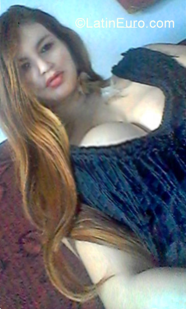 Date this attractive Brazil girl Shirley from Itajuba BR9877