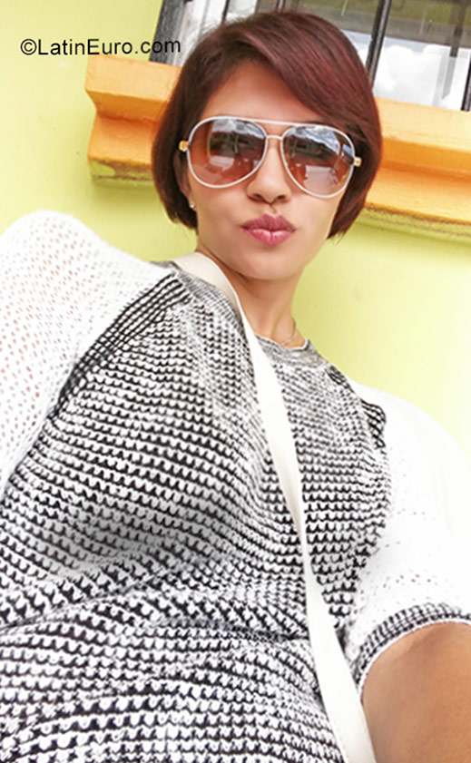 Date this voluptuous Honduras girl Belkys from La Ceiba HN2311