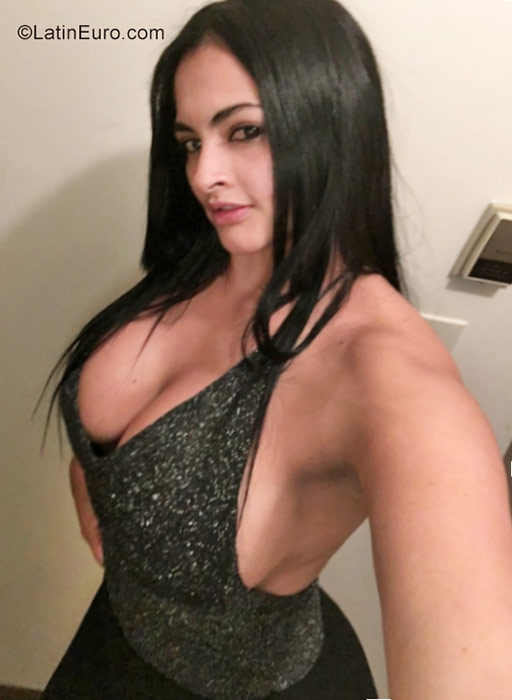 Date this funny United States girl Marcela from Bridgeport CO20489