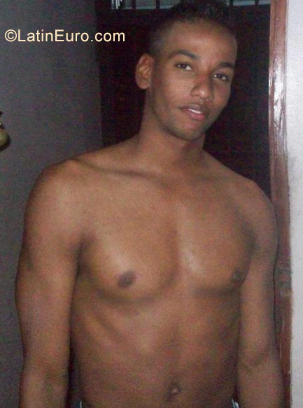 Date this voluptuous Dominican Republic man Edinson Enmanue from Espaillat DO27892