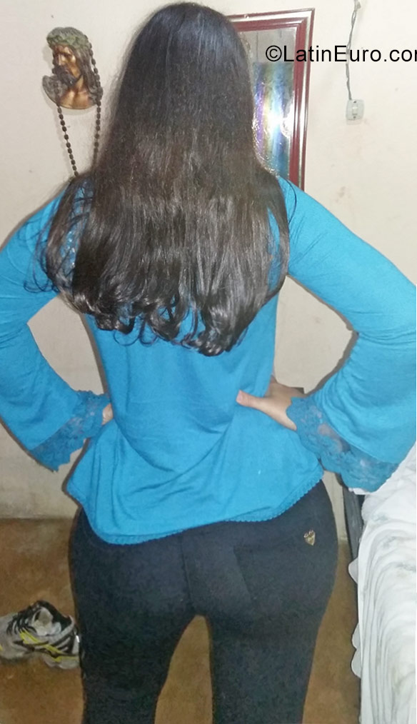 Date this hard body Brazil girl Grace from Teofilo Otoni BR9939