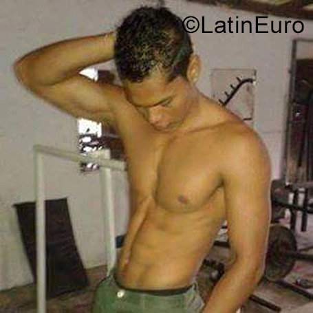 Date this happy Colombia man Adi viloria from Bogota CO21009