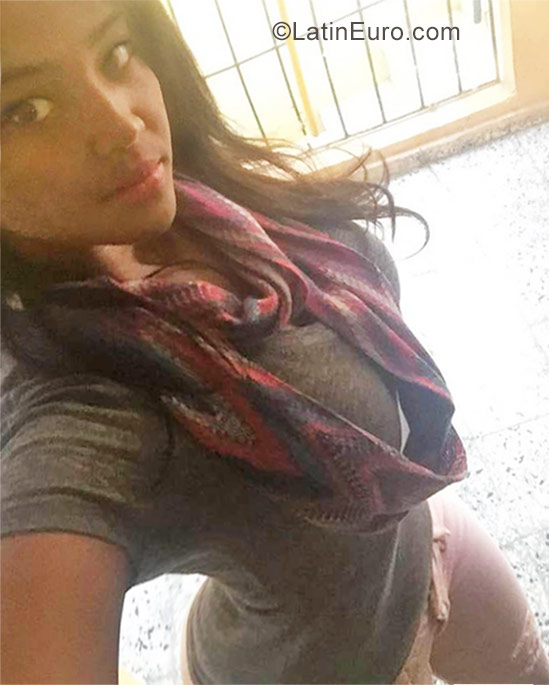 Date this funny Dominican Republic girl Kamila from Punta Cana DO28453