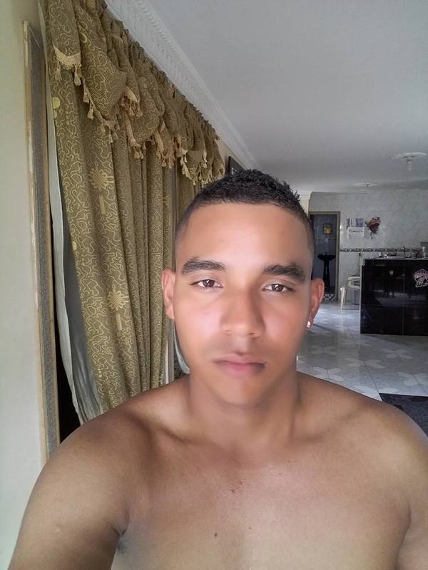 Date this exotic Colombia man Pe&ntilde;ate perez from soledad atlantico CO21276