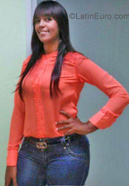 Date this attractive Dominican Republic girl Antia from Santo Domingo DO41214