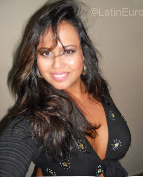 Date this attractive Brazil girl Lilia from Sao Paulo BR10040