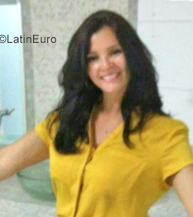 Date this georgeous Brazil girl Sue from Palmas BR10058