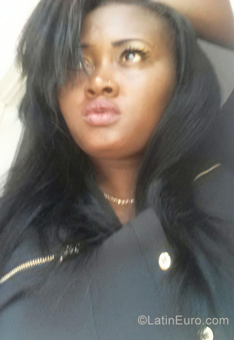 Date this nice looking Jamaica girl Caribbeandeligh from Montego Bay JM2459