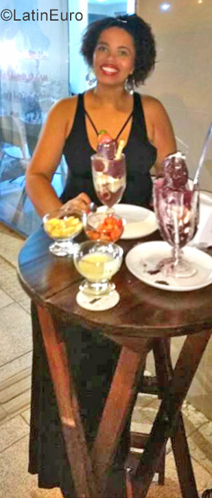 Date this charming Brazil girl Maria from Vila Velha BR10095