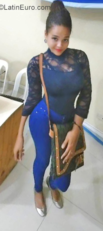 Date this cute Dominican Republic girl Karyna from San Cristobal DO29791