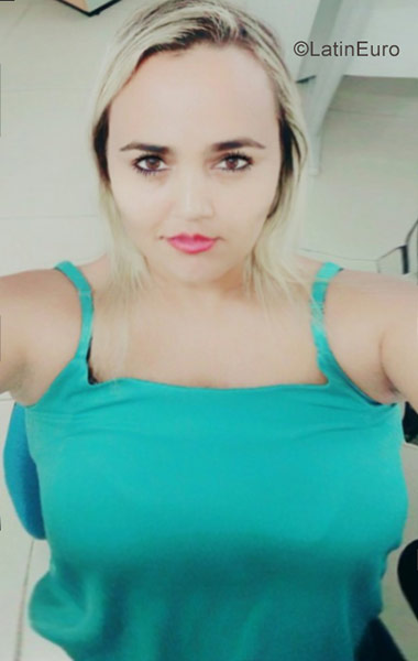 Date this exotic Brazil girl Michelle from Cuiaba BR10204