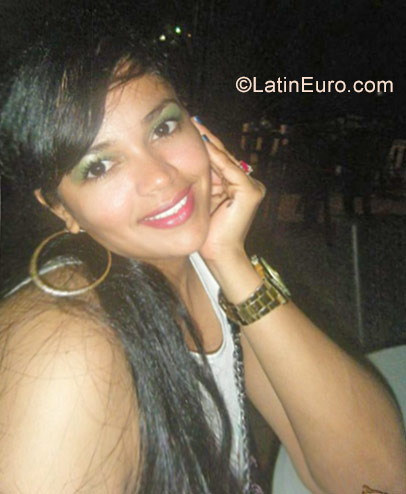 Date this hard body Dominican Republic girl Vanelva from San Francisco De Macoris DO29887