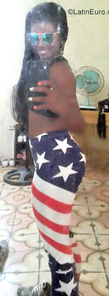 Date this passionate Cuba girl Synaile from Camaguey CU101