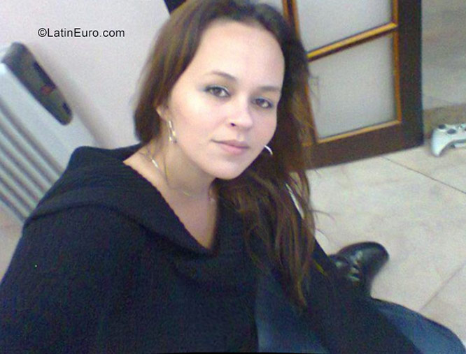 Date this happy Brazil girl Adriana from Sao Paulo BR10262
