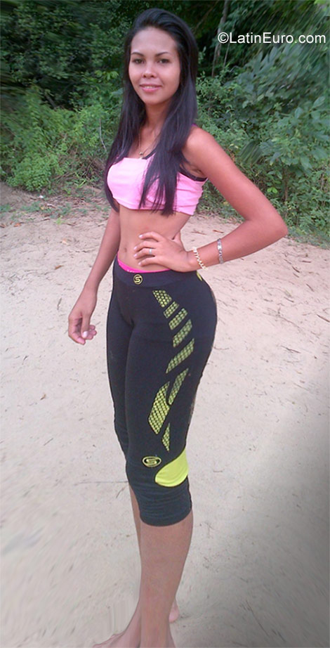 Date this nice looking Venezuela girl Raiza from Puerto La Cruz VE918