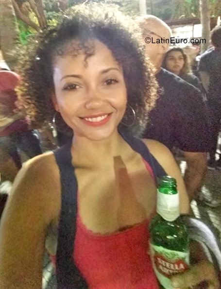 Date this pretty Brazil girl Vanessa from Rio de Janeiro BR10274