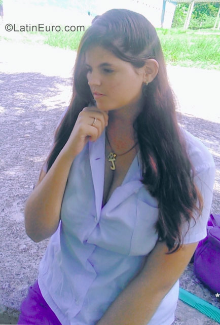 Date this hard body Cuba girl Baby from La Habana CU112