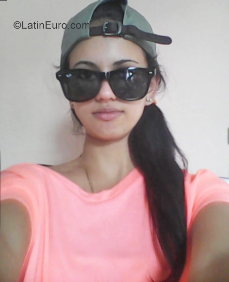 Date this pretty Cuba girl Isell from Camaguey CU113