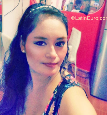 Date this beautiful Peru girl Yohana from Chimbote PE1133