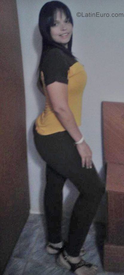 Date this lovely Venezuela girl Alexandra from Cabimas VE975