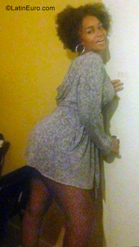 Date this gorgeous Dominican Republic girl Marilenny from San Cristobal DO30424