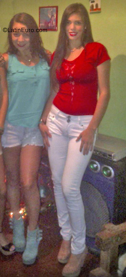Date this foxy Venezuela girl Stephanie from Caracas VE985