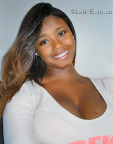 Date this charming Brazil girl Gisele from Rio De Janiero BR10316