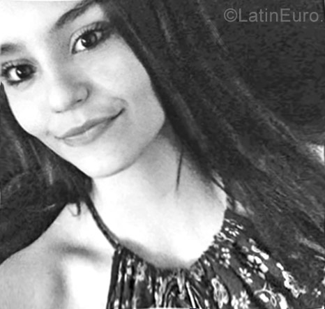 Date this attractive Venezuela girl Maru from Maracaibo VE1014