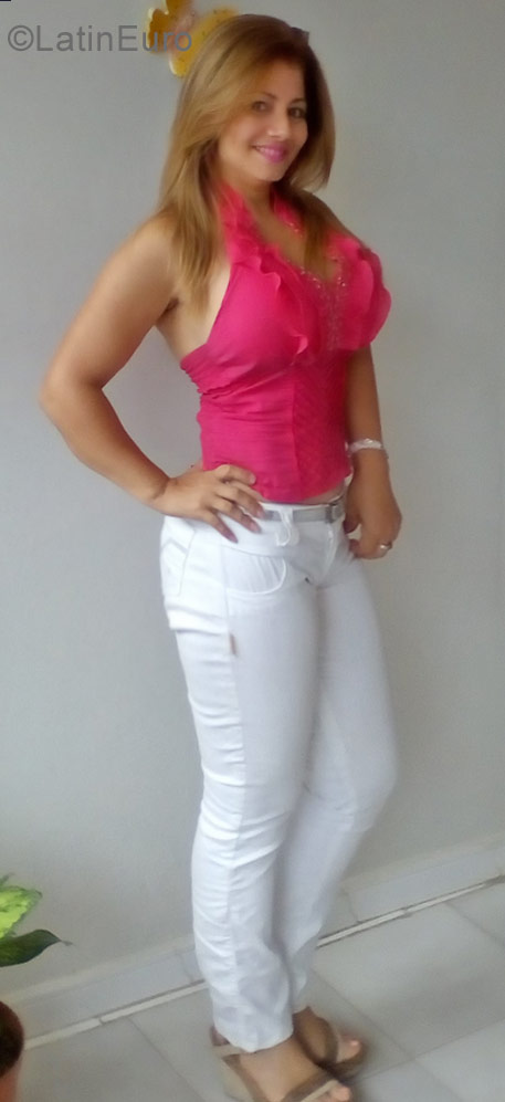 Date this young Venezuela girl Leliia from Valencia VE1015