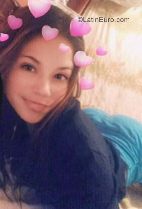 Date this passionate Venezuela girl Alexandra from Caracas VE1021