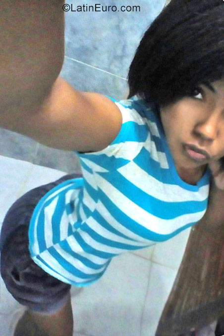 Date this sultry Venezuela girl Yirelis from Caracas VE1029