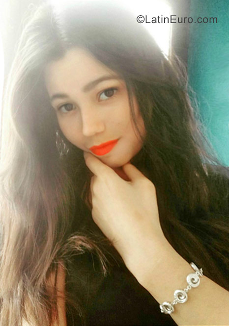Date this passionate Venezuela girl Yenifer from San Cristobal VE1111