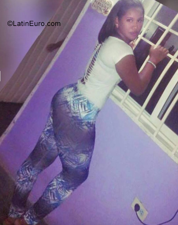 Date this stunning Venezuela girl Oriany from Cumana VE1116