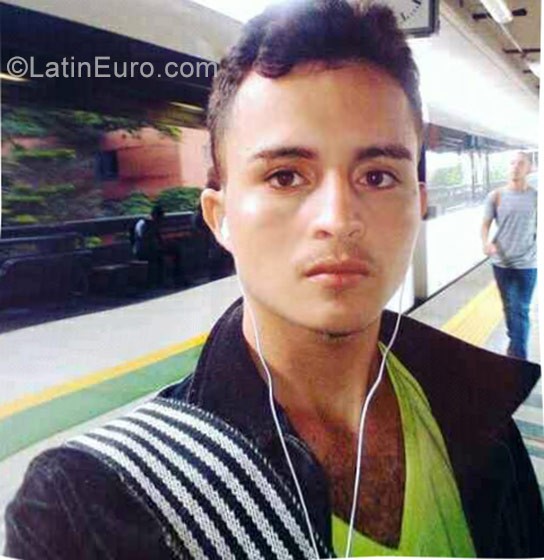 Date this sensual Colombia man Carlos from Medellin CO22868