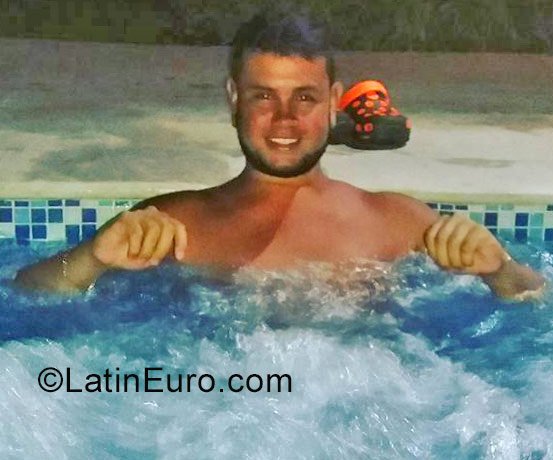 Date this sultry Colombia man Santiago from Medellin CO22873